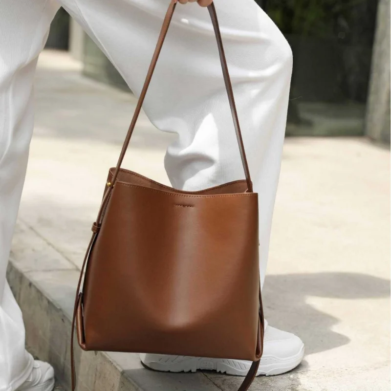 Genuine leather women bag 2024 trend Versatile  High-Quality One-Shoulder Crossbody Large-Capacity bucket bags