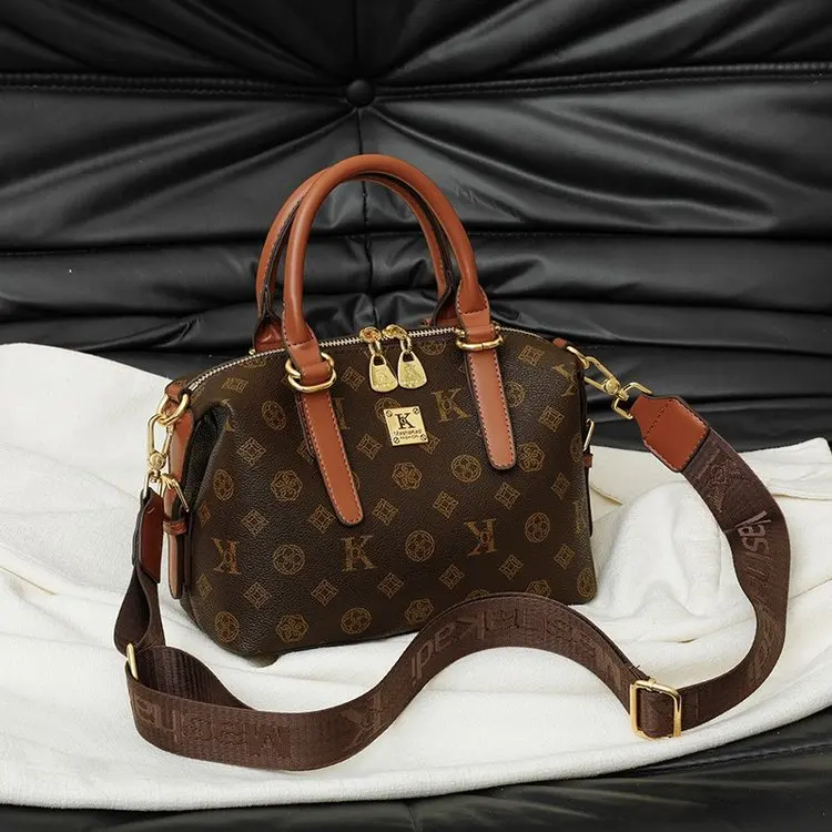 Elegant Vintage Designer Diaper Bags For Women Simple Chic Crossbody Bag Large Capacity Minimalist Leather Tote Bag Stylish