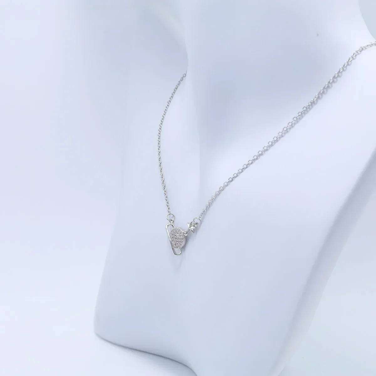 Collares con colgante de circón en forma de corazón de planeta para mujer, collar de cristal brillante a la moda, cadena hasta la clavícula, joyería de fiesta