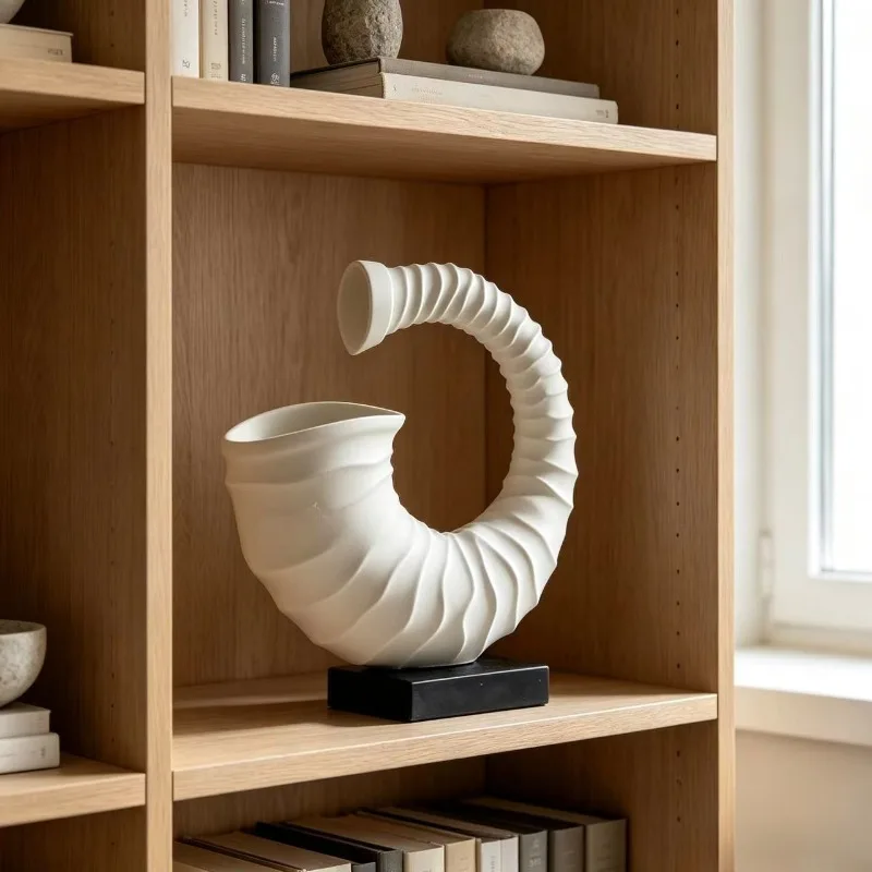 Resin Sculptures Conch Art Aesthetic Figurines Luxury Creative Living Room Ornaments Nordic Modern Home Decorative Ornaments