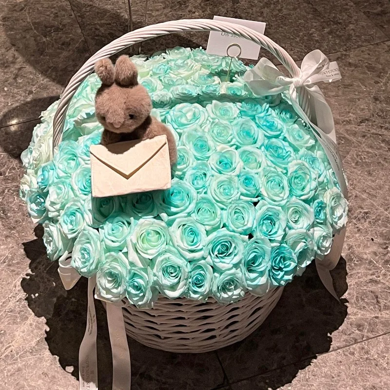 

Тиффани Синий Бессмертный Цветок Роза Онимание Ведро Отправить подруге Готовый букет