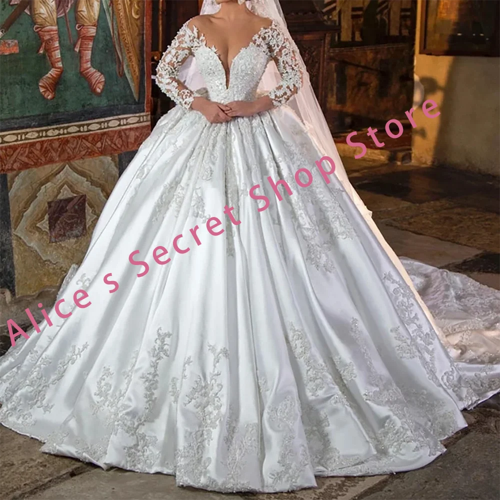 

Classic V-Neck Appliquins Lace Long Sleeve A-Line Bride Wedding Dresses Bridal Gowns Customized