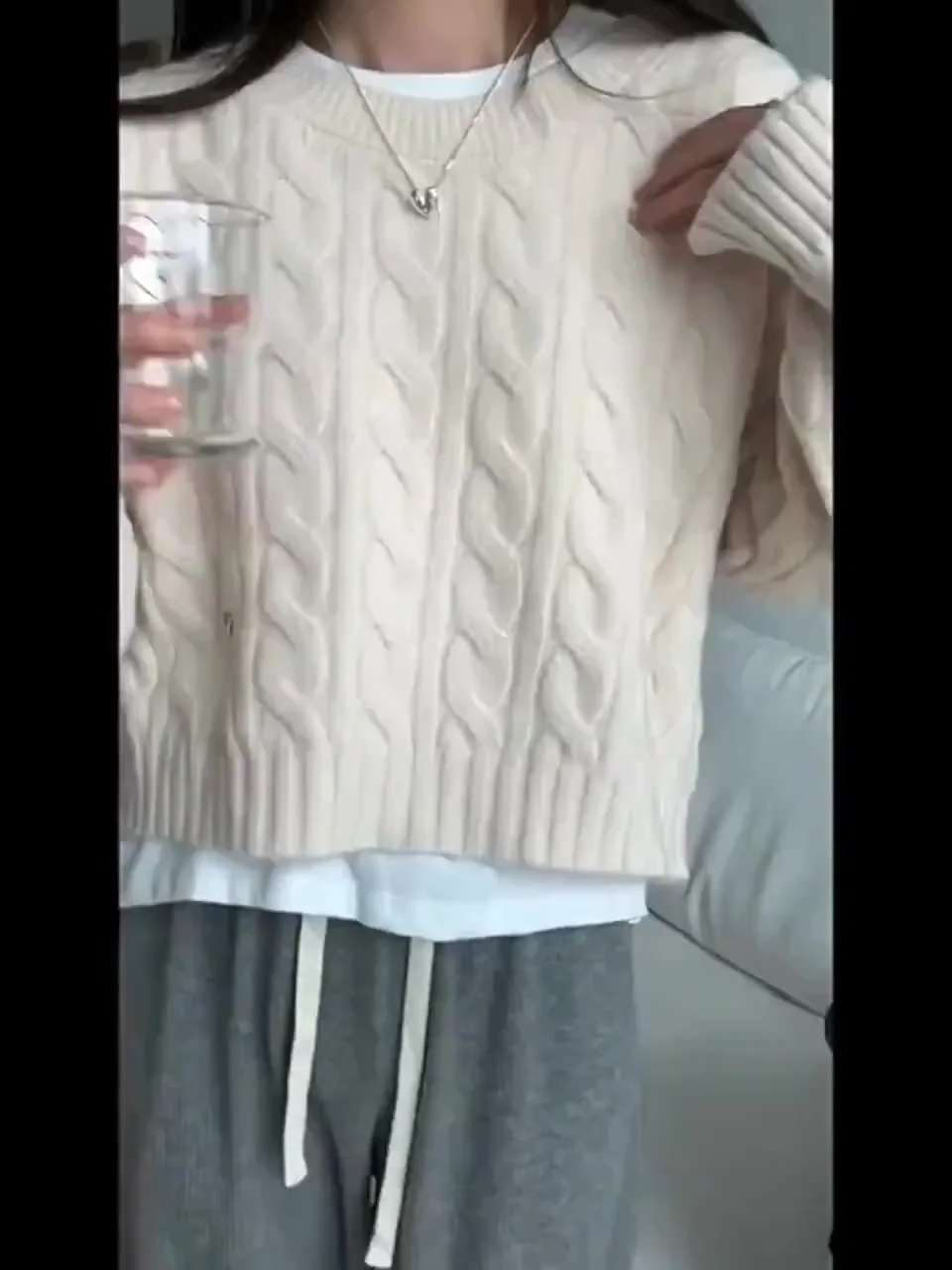 

Round neck pullover twist knit sweater tops women's spring and fall new inner lazy lazy soft sweater short section commuter jack