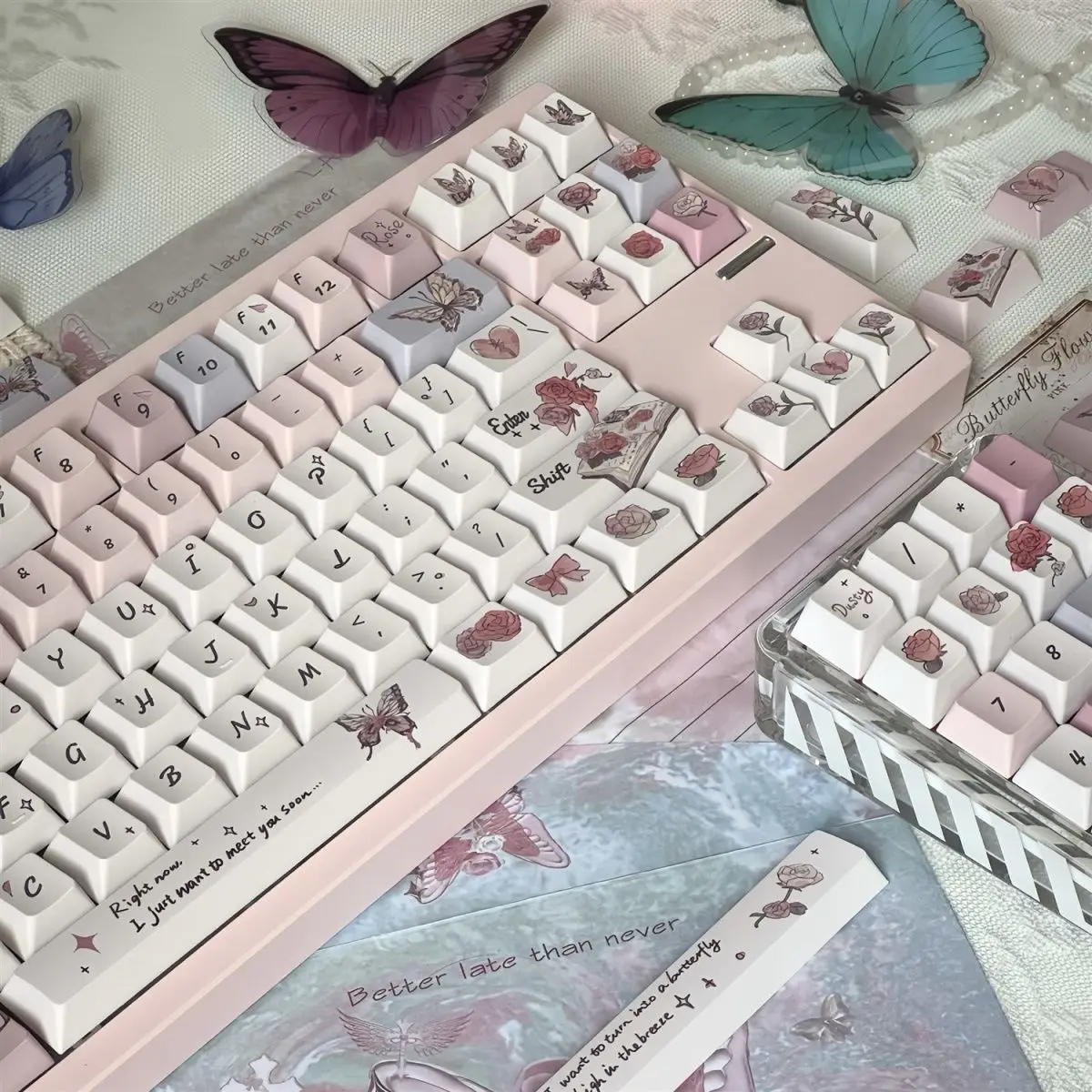 Imagem -05 - Luz Retro Rosa Borboleta Keycap Desenhado à Mão Faça Você Mesmo Personalizado Sublimação Pbt Rosa Layout de Alice Cereja