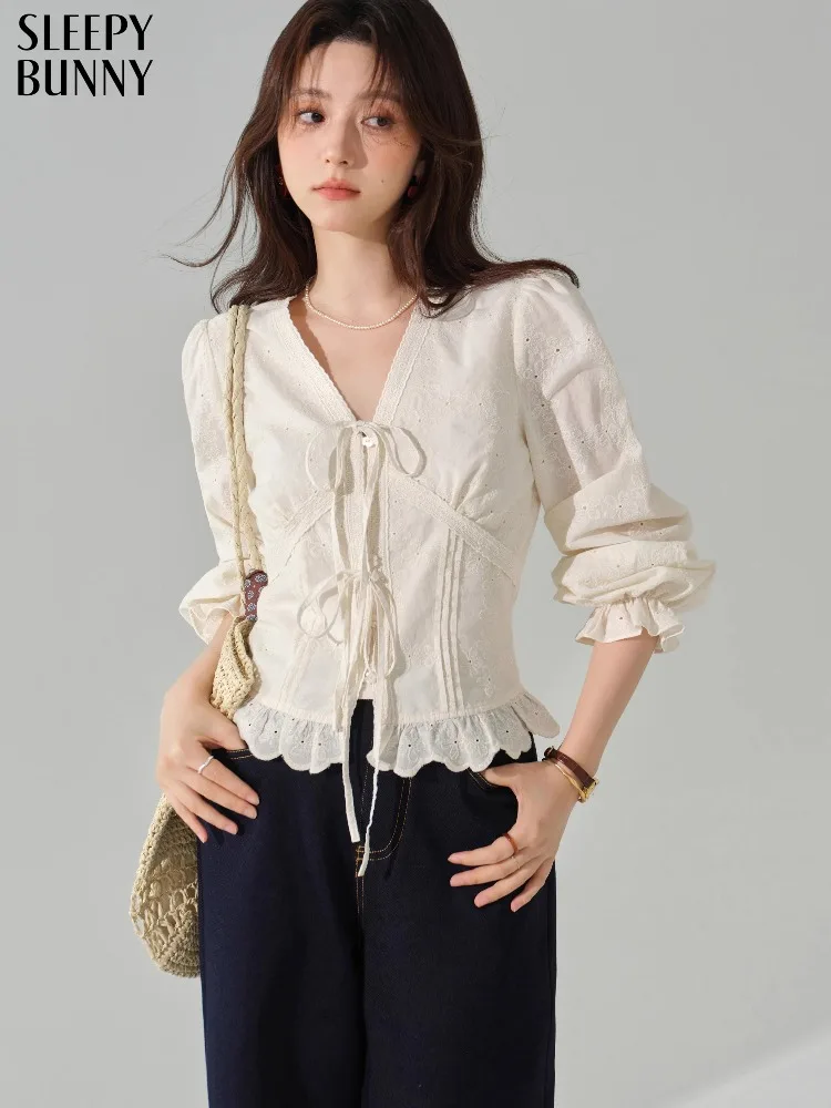 

Vintage V-Neck Blouse for Women Autumn Cotton Top Ruffle Hem Hollow Out Shirt Slim Fit Waist-Cinching Design Long Sleeve Outfit