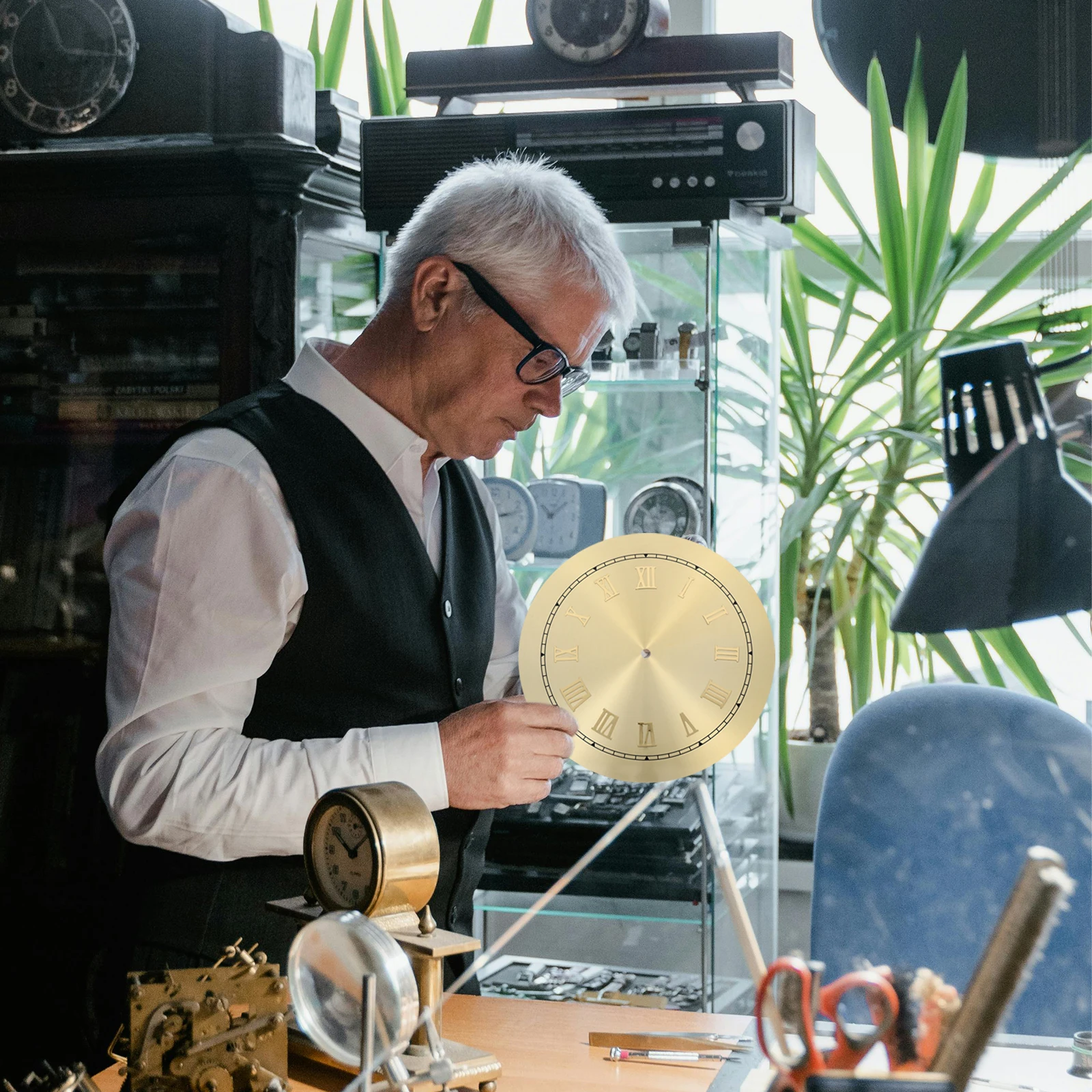 

Round Metal Clock Face Plate with Roman Numerals Vintage Style Quartz Dial for DIY Clock Making Repair Home Decoration Use