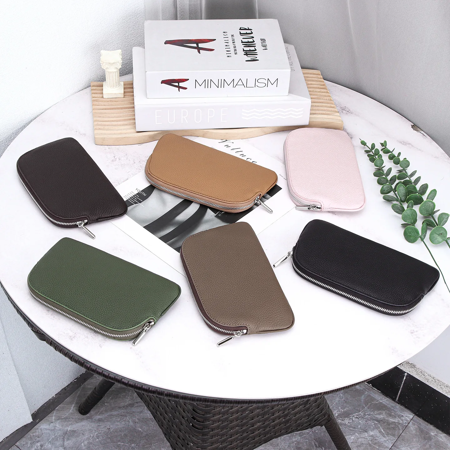Long Zipper Cash Wallet for Men and Women, minimalist design Soft Genuine Leather Clutch Wallet with Card Slots