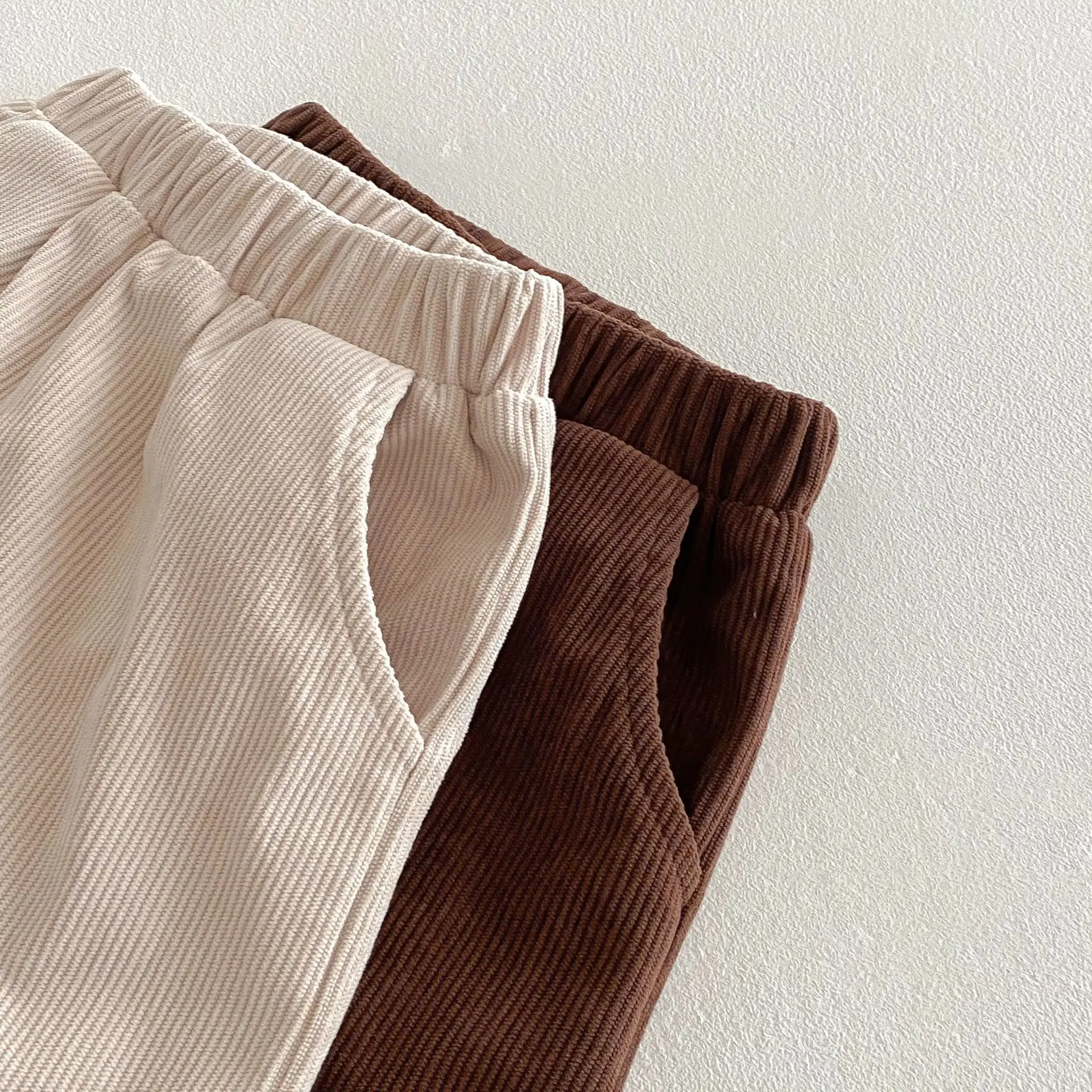 خريف جديد سروال قصير للأطفال السراويل الناعمة طفل السراويل 1-6Y بلون فضفاض تناسب ملابس الأطفال