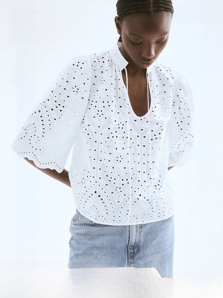 

Faionable Embroidered Hollow out irt Casual Loose Fit Long Sve round Ne Cotton Women's irt H&M 2025 Spring Collection