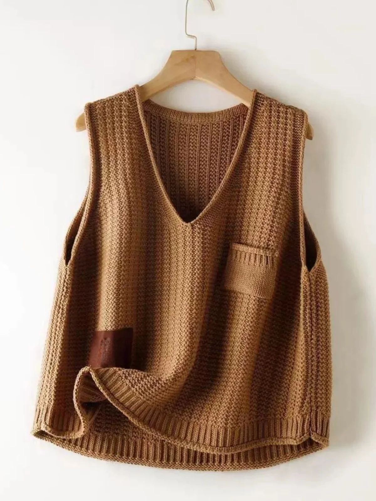 

Женский вязаный жилет с V-образным вырезом без бирки, в стиле ретро, верхняя одежда, стандартная длина, для повседневной носки, модный, в полоску