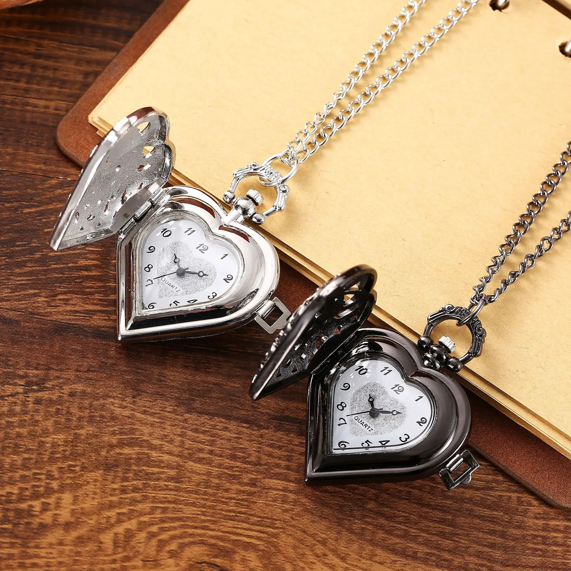 Pocket Watch,Retro Hollowed Out Heart-Shaped Silver Pocket Watch,Creative Flip Quartz Hanging Chain Heart-Shaped Pocket Watch