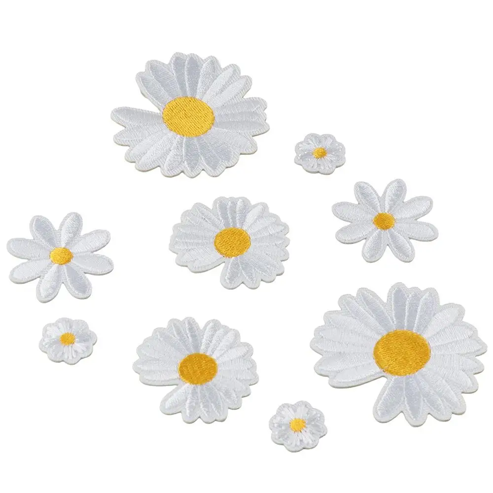 30PCS Daisy Iron On Patches White Daisy Embroidered Patch,Cute Flower Delicate Embroidered Appliques for Clothes Backpacks Jeans