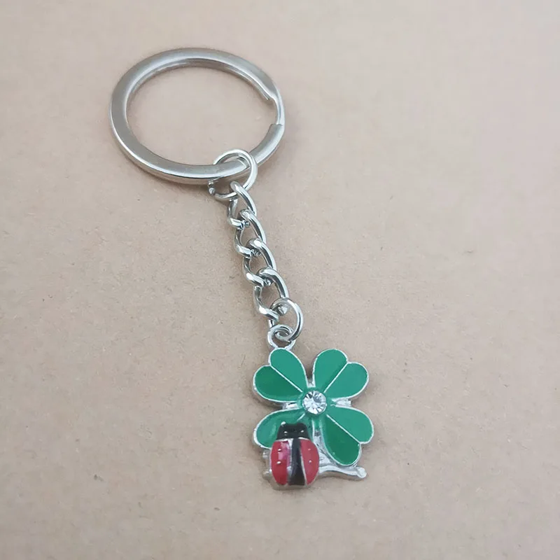 10 Teile/los Emaille Vierblättriges Kleeblatt Marienkäfer Schlüsselanhänger Großhandel Legierung Metall Anhänger Charms Mode Schlüsselbund Schlüsselanhänger Schmuck – Detail 6