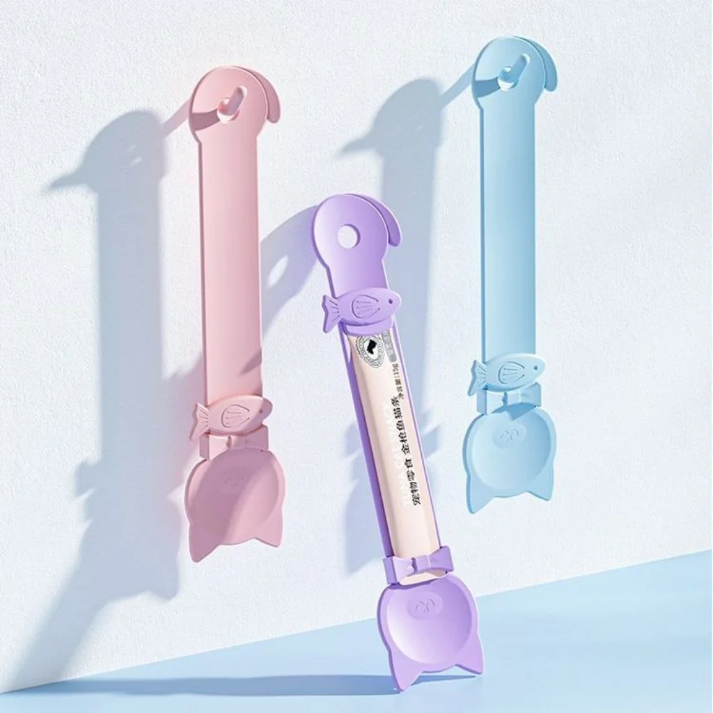 

3PCS Plastic Cat Strip Squeeze Spoons Cat Feeder Pet Food Spoons for Cats Liquid Snack and Wet Food