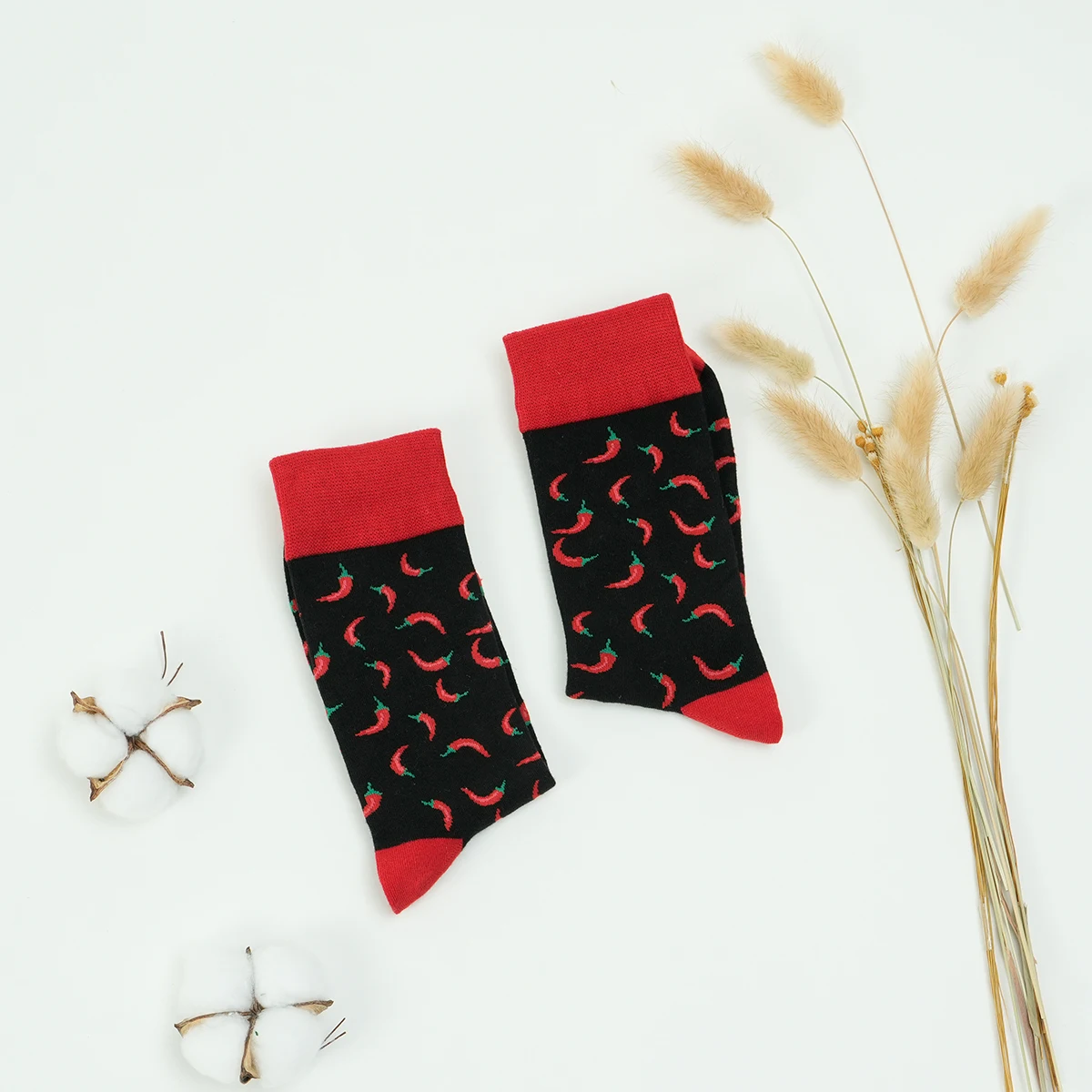 1 Pair Unisex Black Bottom Full Print Chili Peppers,Comfort Novelty Creative Mid Calf Socks Suit In All Seasons