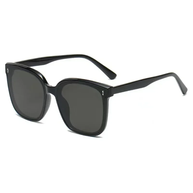 

2025 New summer anti ultraviolet sunglasses women's rice nail sunglasses men's manufacturers 2025 same model