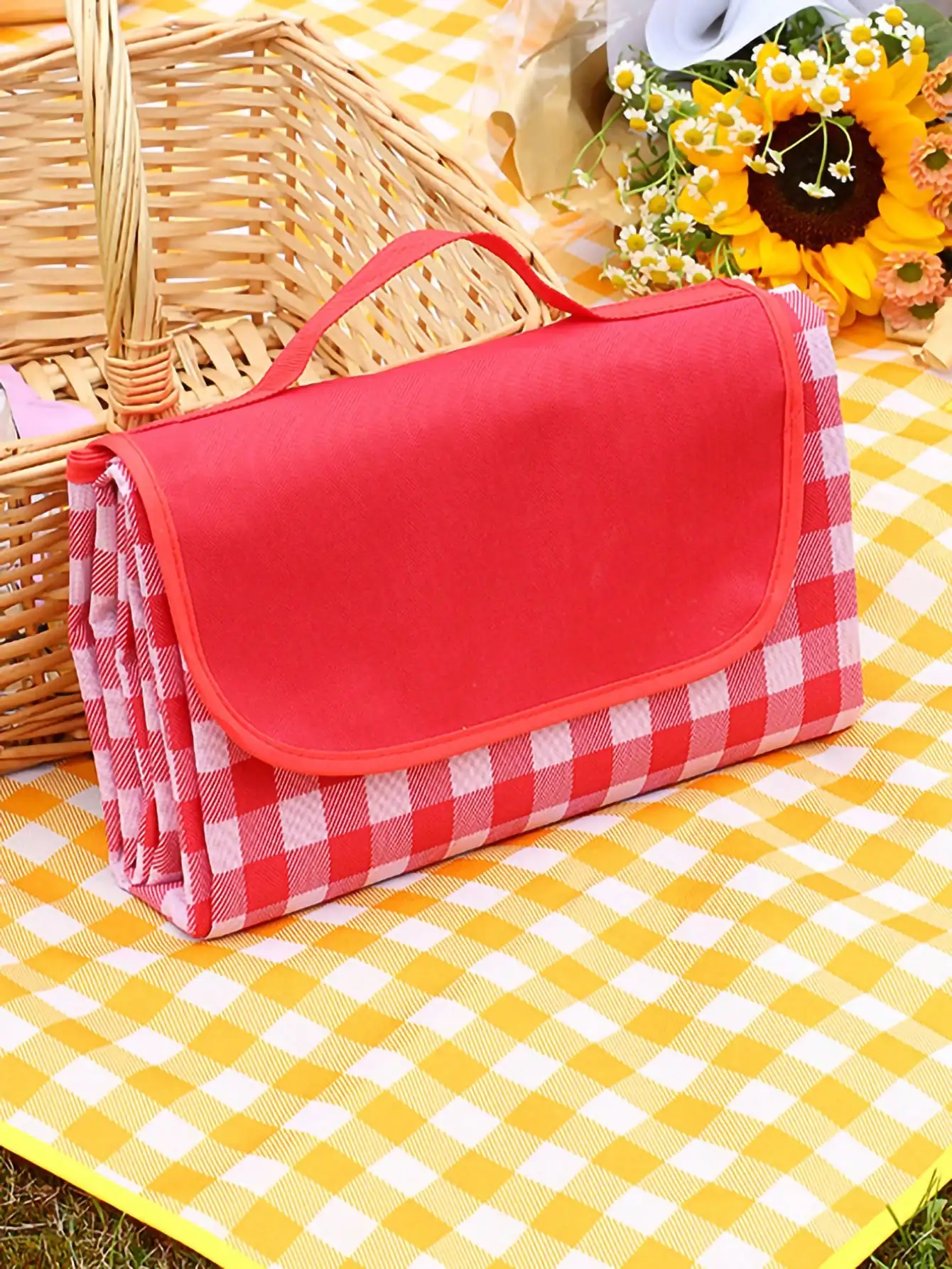 Foldable Picnic Mat Portable Sand Beach Mats Non-woven fabric Thicken Tent Camping Blanket Pad Moisture-proof Outdoor Picnic Mat