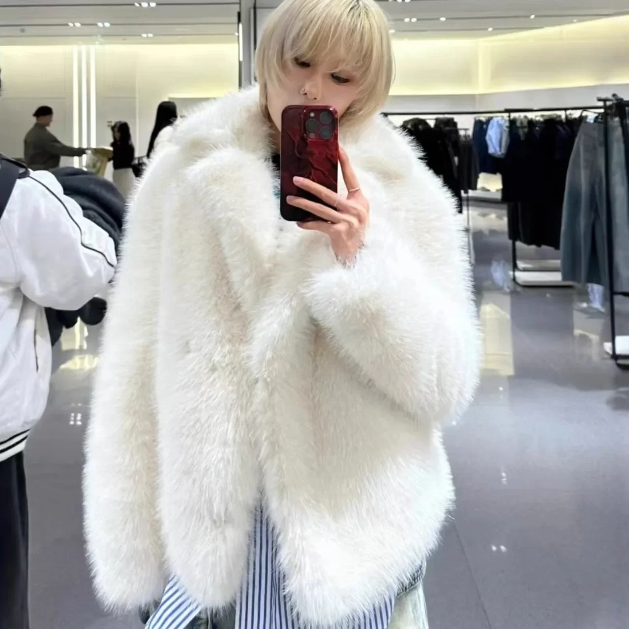 سميكة الإناث صديقة للبيئة الفراء أبلى الأبيض الشتاء النساء معطف الفرو الاصطناعي المتضخم رقيق التلبيب طوق سيدة فو الفراء سترة فضفاضة #2