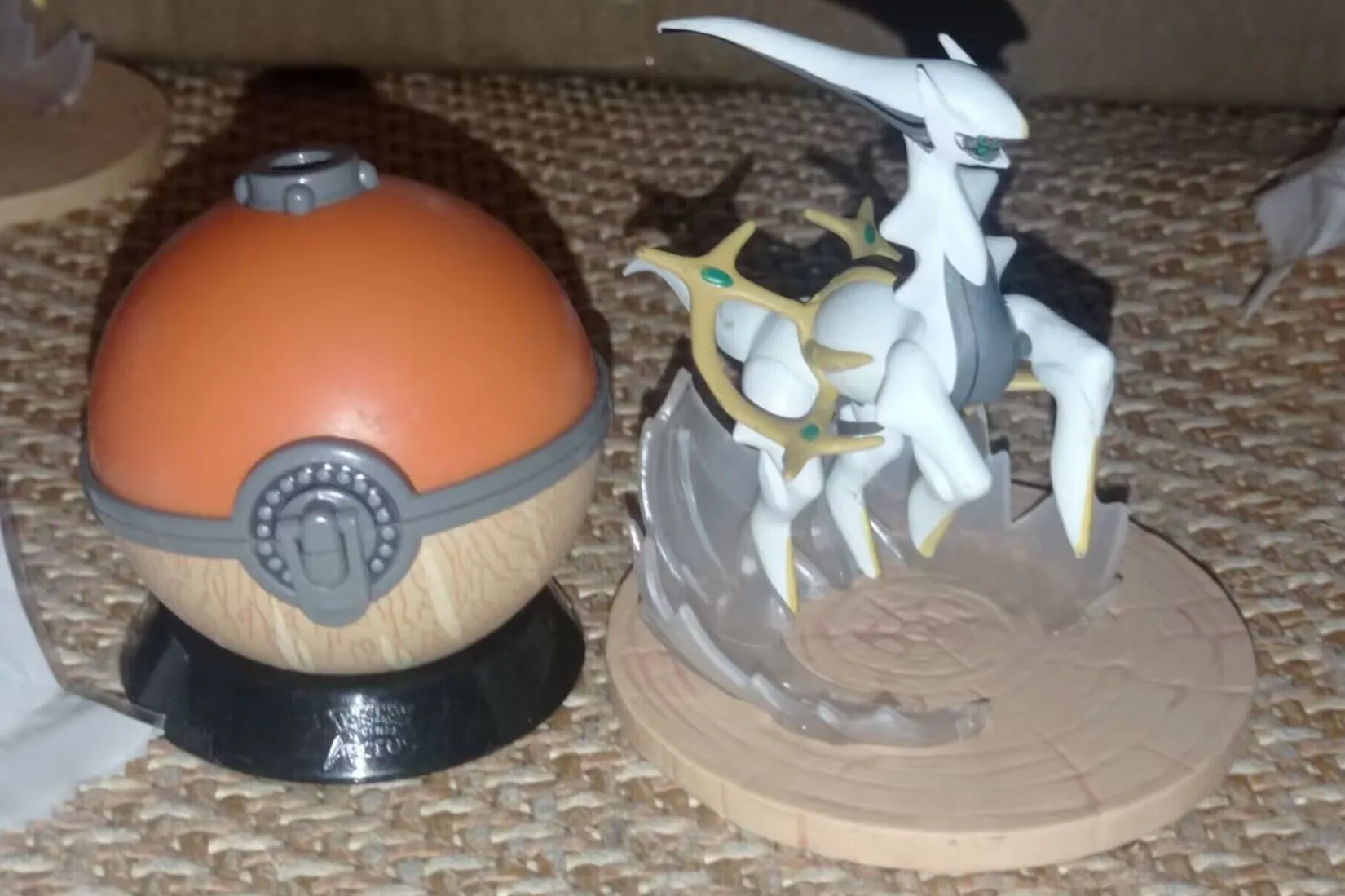 Nuovissimo interruttore originale Pokemon European edition Poke ball Arceus action figure modello da collezione giocattoli regalo di compleanno per