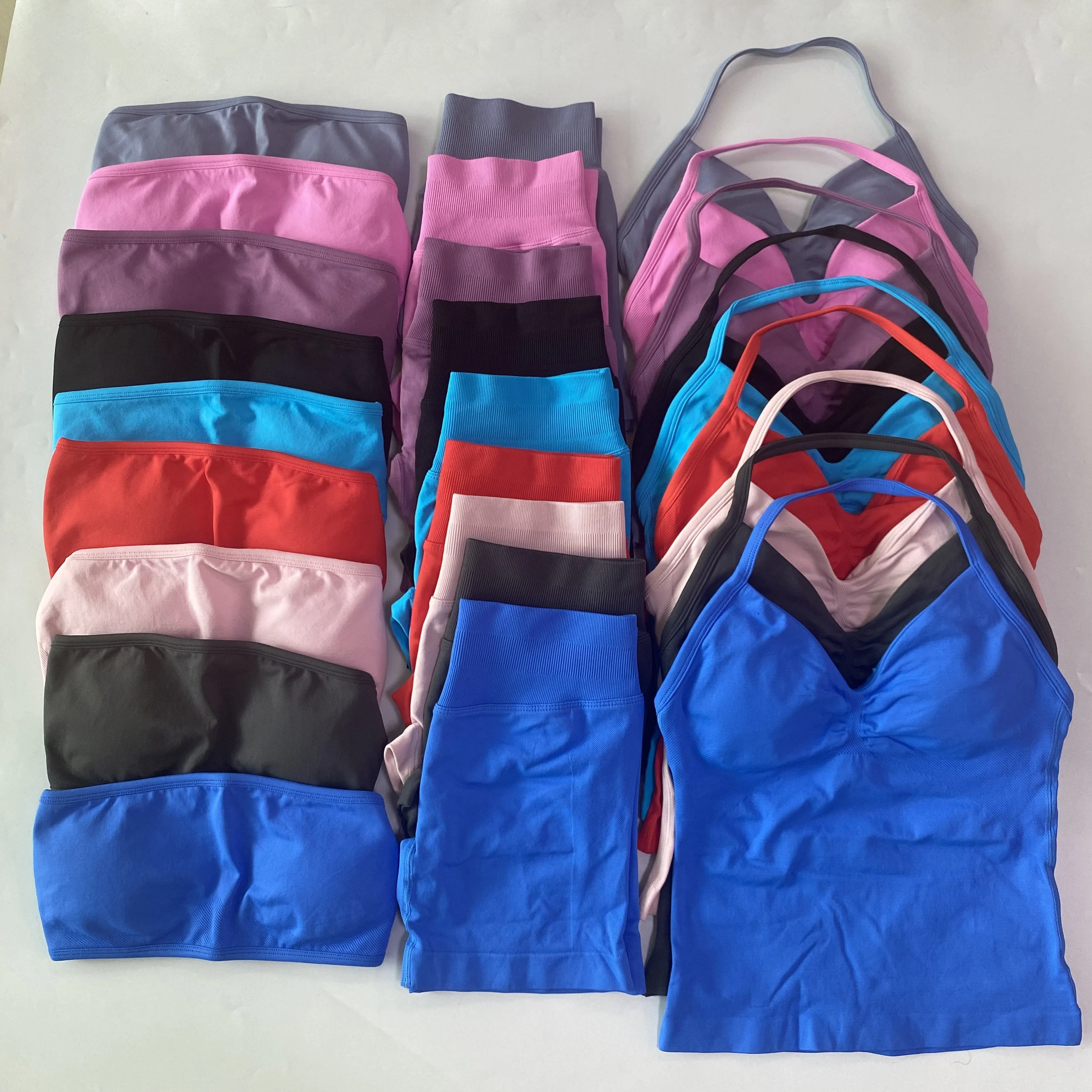 3-teiliges Yoga-Set für Damen, rückenfreier Bandeau-Sport-BH + langes Top mit Trägern + Scrunch-Shorts, Sportbekleidung, Outfit-Sets, Gym-Set – Detail 14