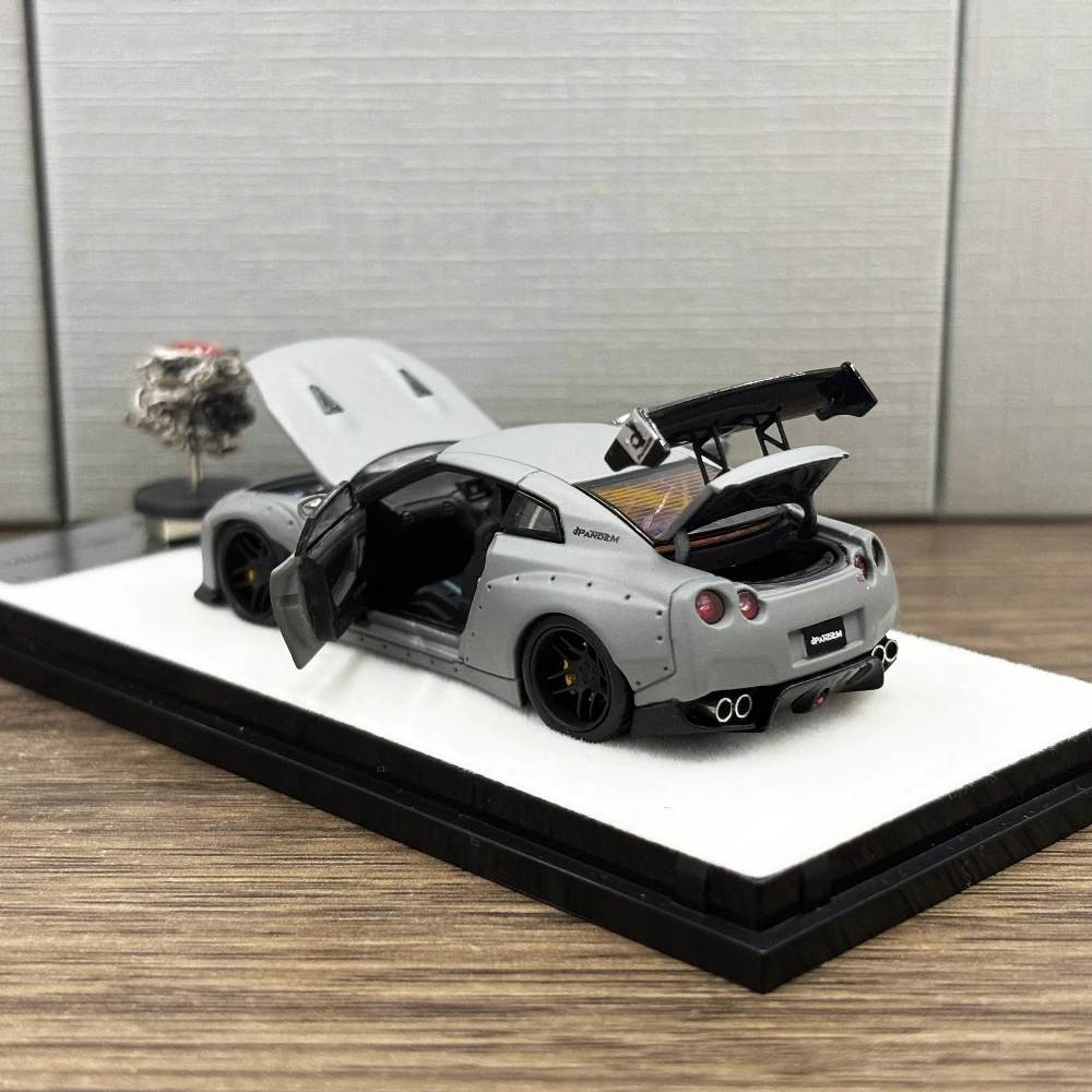 سيارة موديل PGM 1:64 GTR R35 PANDEM Zero Fighter Diecast