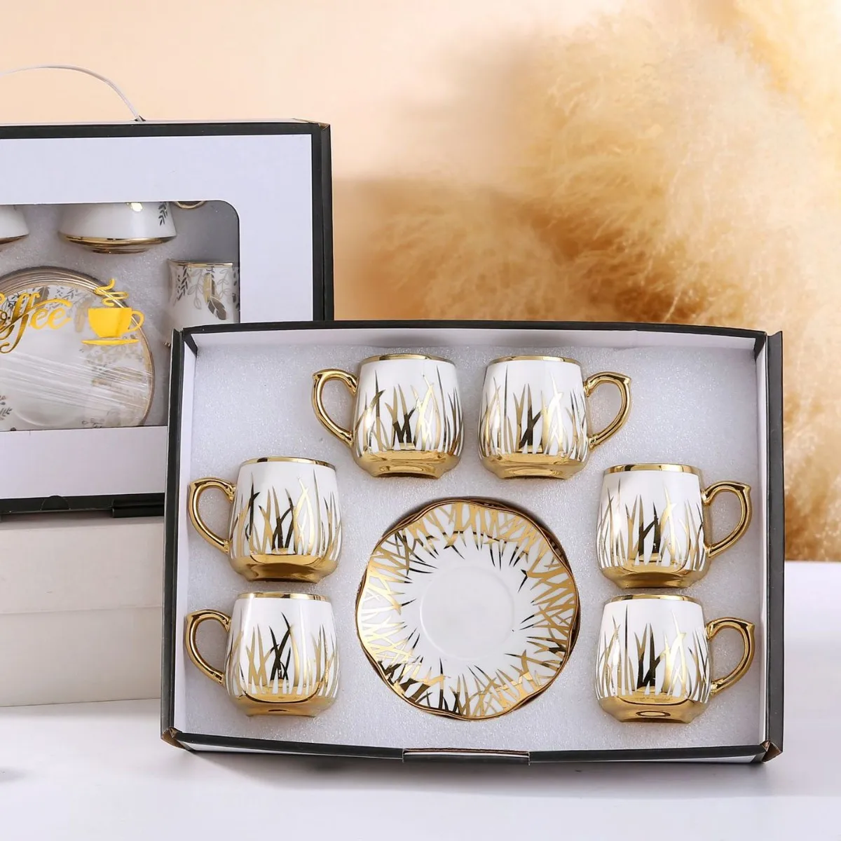 

Classic European style ceramic coffee cup, gold-plated ceramic cup, trendy coffee cup, 6 cups, 6 plates gift box set