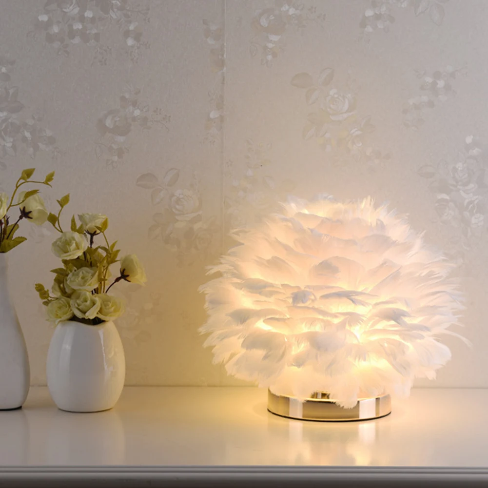 LED Feather Table Lamp Bedside Lamp Creative Feather Lampshade For Home Living Room Bedroom Romantic Decoration(With light bulb)