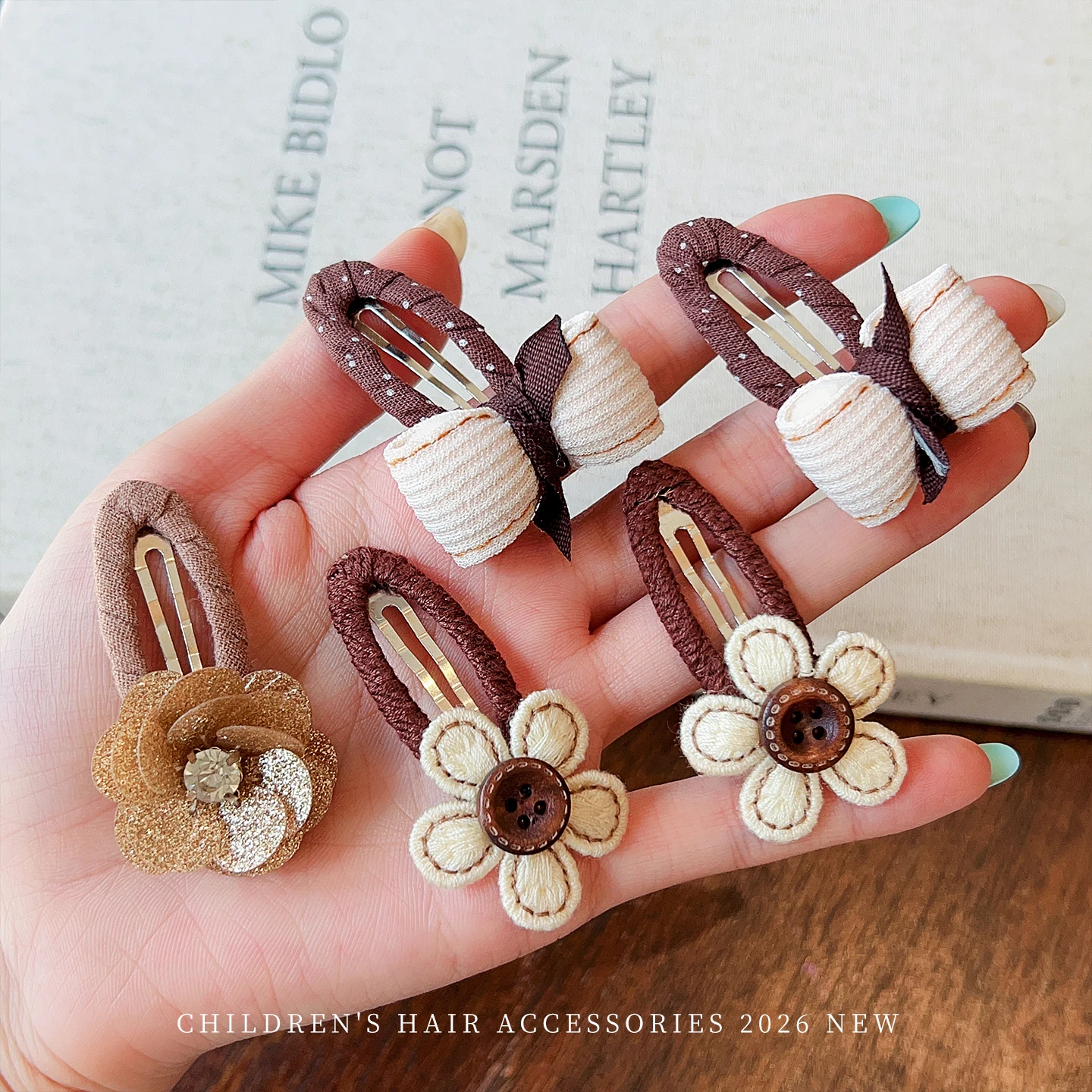 Niedliche Blumen-Haarspangen für Kleinkinder, 2 Stück, handgefertigte Blumen-BB-Clips, süße einfarbige Haarnadeln für Kinder, tägliche Haardekoration für Kinder – Detail 5