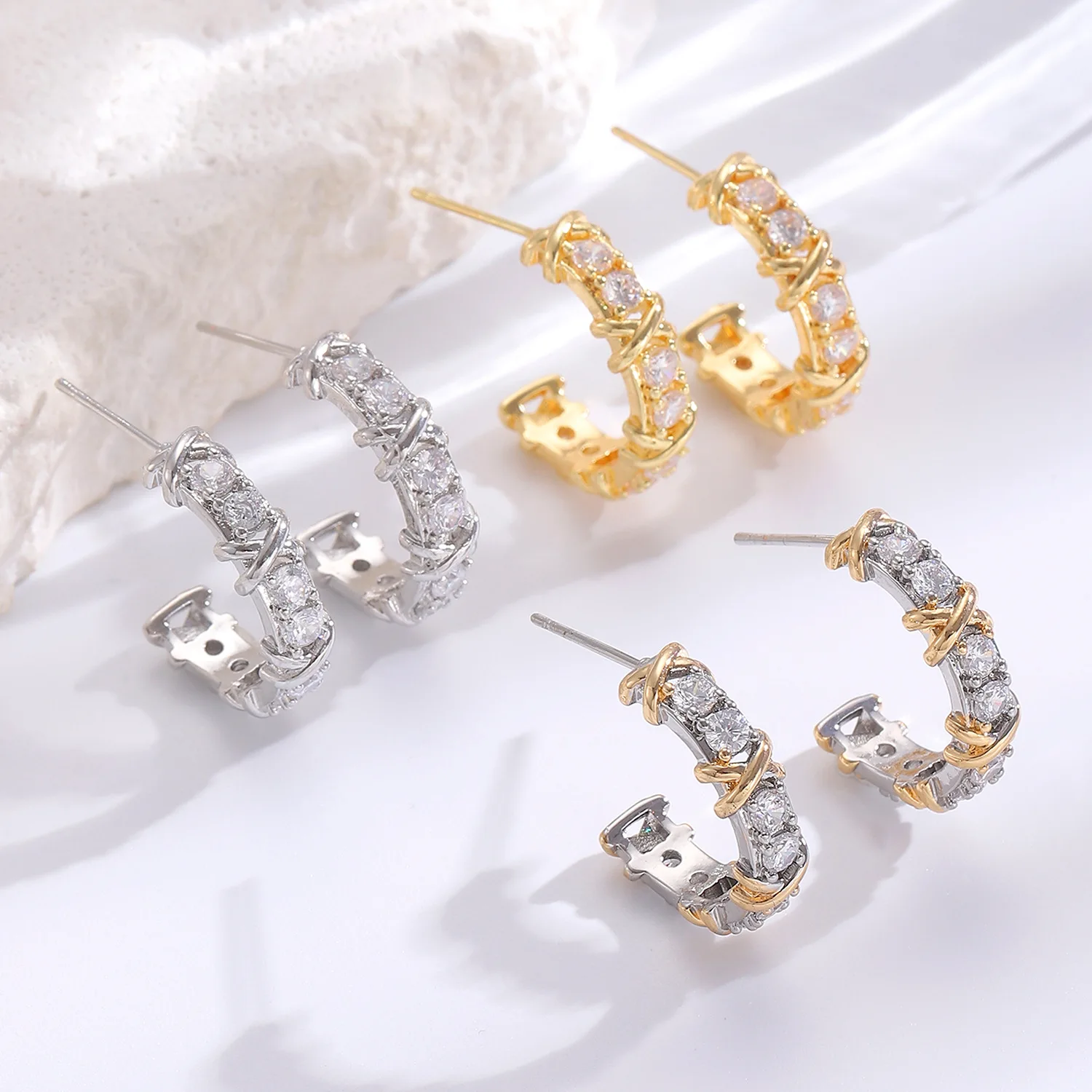 

Korean Fashion CC Cross Zircon Stud Earrings Vintage Luxury X Shape Crystal Earring Elegant Women Engagement Jewelry Gifts