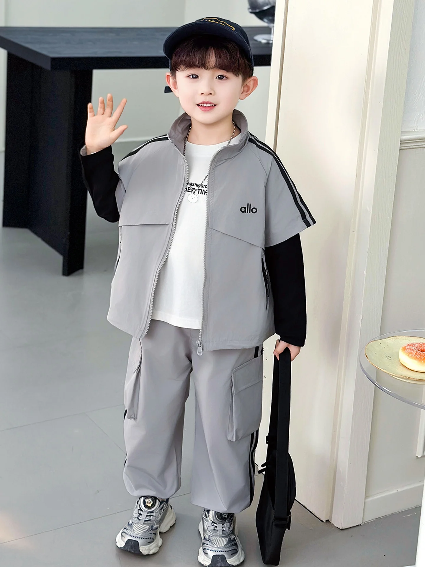 

Модный корейский спортивный костюм-двойка для мальчиков: куртка с длинным рукавом и брюки, повседневная одежда для подростков, весна 2026