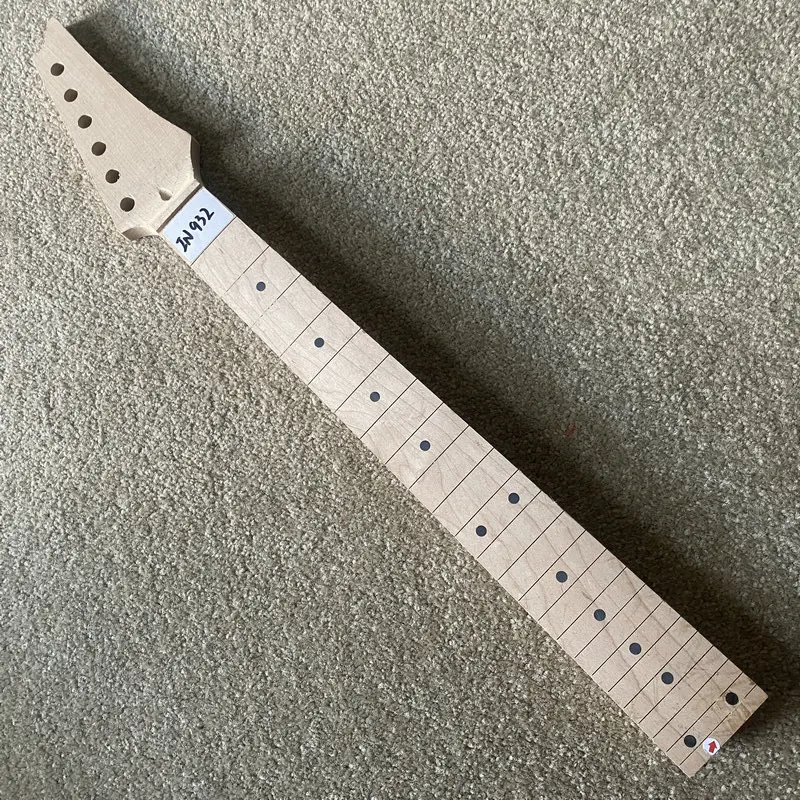

IN932 Mini Guitar Neck Semi Finishing 24 Frets Short Scales Length with Wood Cracks Damages DIY Guitar Accessories