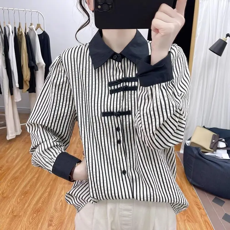 Camisa de manga larga a rayas con botones de estilo chino para primavera y otoño, Tops de temperamento Popular con contraste de Color, ropa de moda para mujer