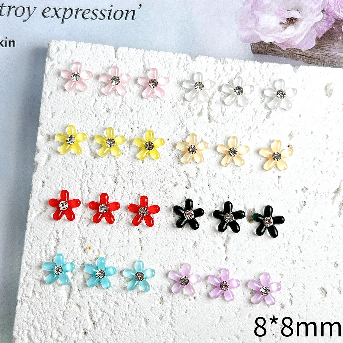 50 個愛らしいクリエイティブ 5 花びらの花樹脂ネイルチャームゼリーカラフルな花ミニラインストーンネイルアート装飾 DIY