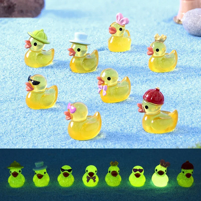 Mini patito amarillo de resina luminosa, casa de muñecas en miniatura, figuritas de patos que brillan en la oscuridad para decoración de jardín y acuario DIY, 8 Uds.
