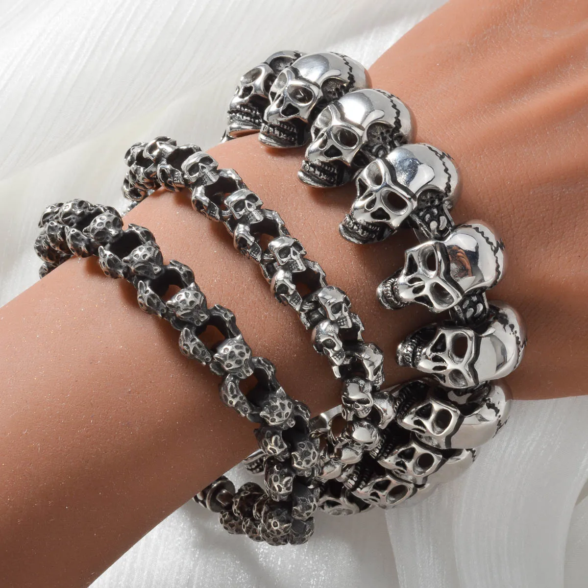 

Halloween Retro Stainless Steel Skull Bracelet Skeleton Chain Men Cool Hip-Hop Daily Snake Shape Jewelry Accessories Gifts