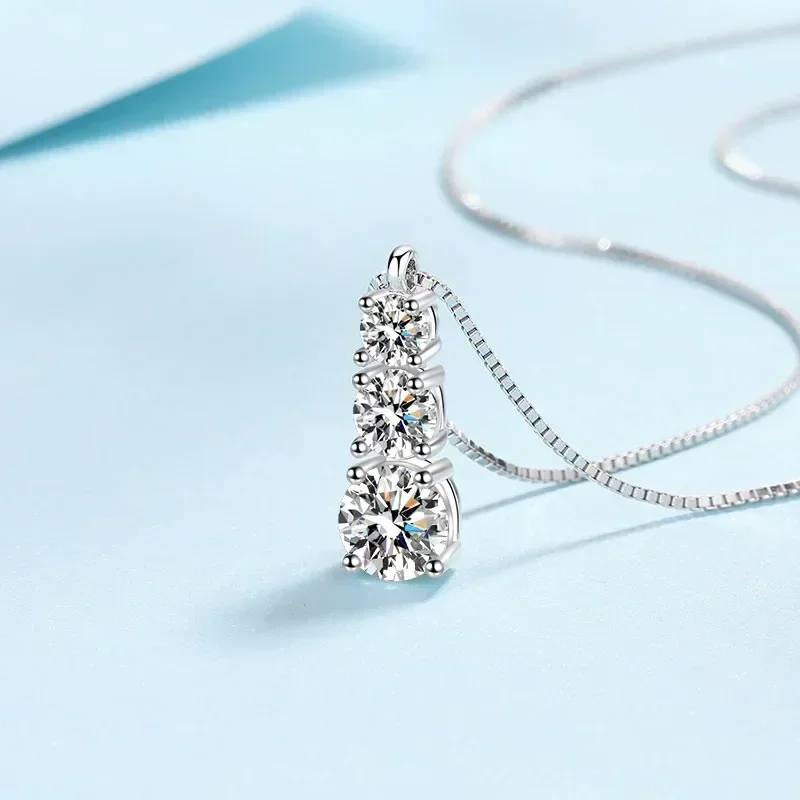 Sparkling 1.8ct 3 Stones Moissanite Pendant for Women, Ladys Diamond PT950 Platinum Cute Butterfly Chjain Jewelry
