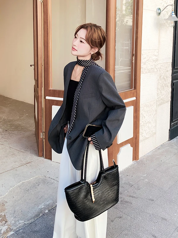 

Женское пальто в полоску, весна-осень 2025, новинка, свободный крой, теплое, с длинными рукавами, V-образный вырез, для повседневной носки