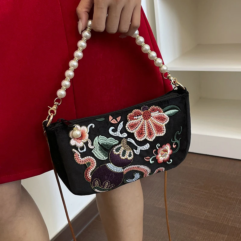 Chinesische Umhängetasche mit Blumenstickerei, Damen-Schultertasche, Handtasche mit Perlenhenkel, Vintage-Geldbörse im ethnischen Hanfu-Stil – Detail 9