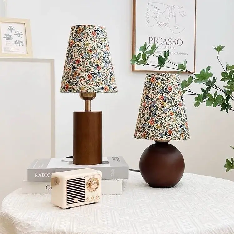 

Mid ancient style floral table lamp warm retro romantic French countryside style bedroom ins style ambient light