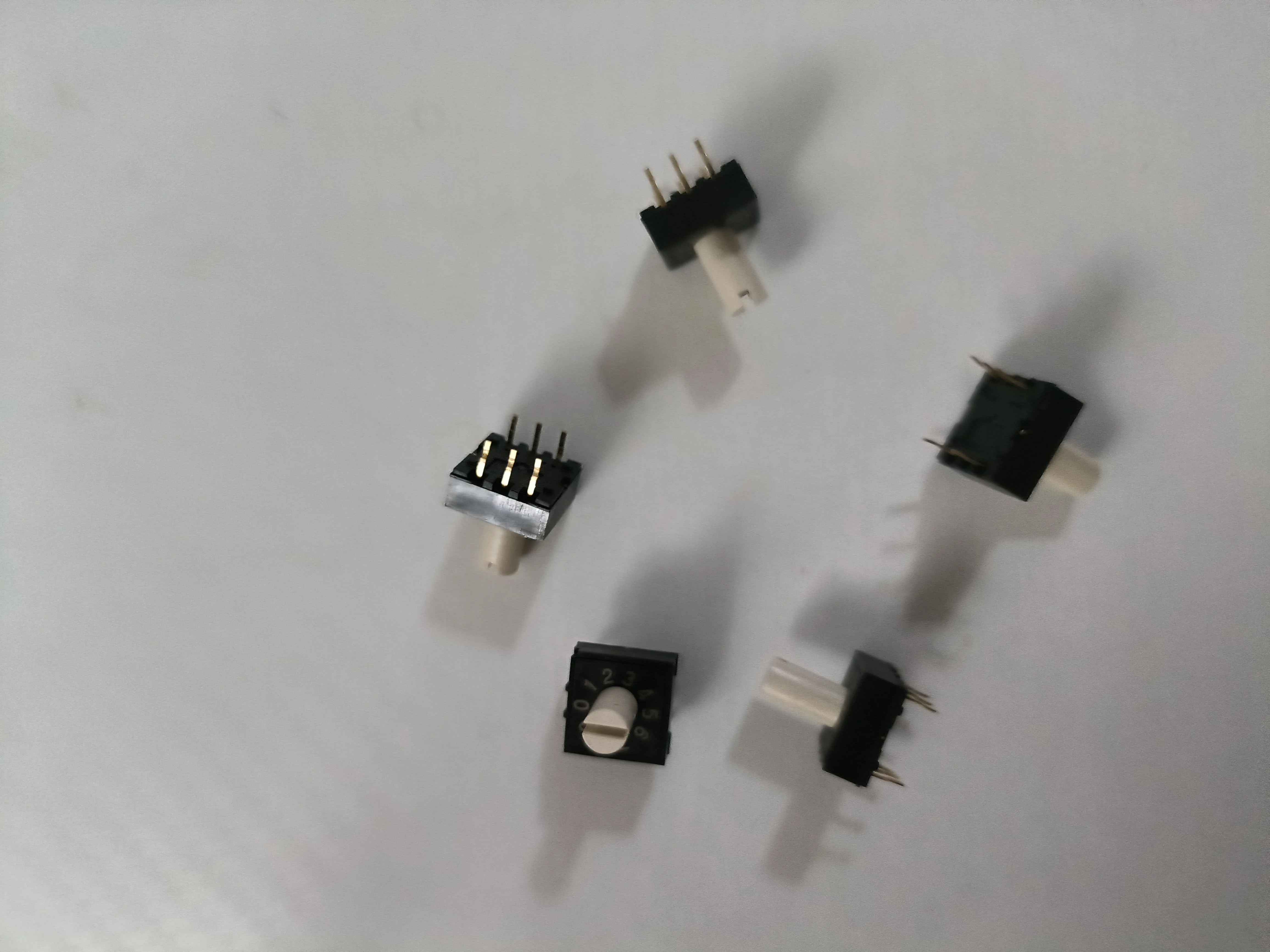 YYT 5PCS 10-Position Rotary DIP Switch with Knob 3.3mm Pitch SMD Type RH3HAF-10R-V-B for Electronics Components Market