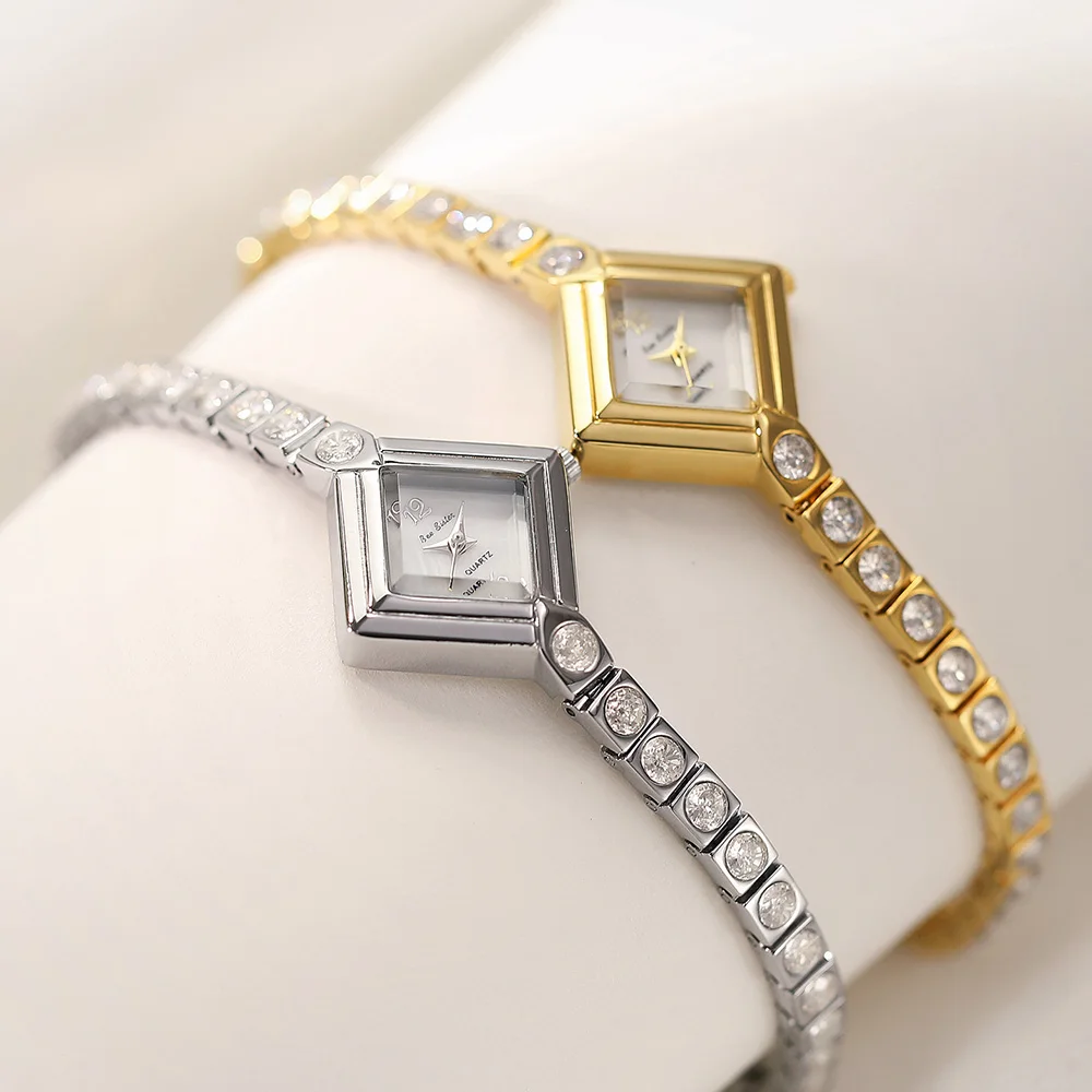 ساعة كوارتز عصرية فاخرة للنساء أنيقة ورائعة وسوار من حجر الراين الوردي للارتداء اليومي ساعات مربعة للنساء باللون الذهبي