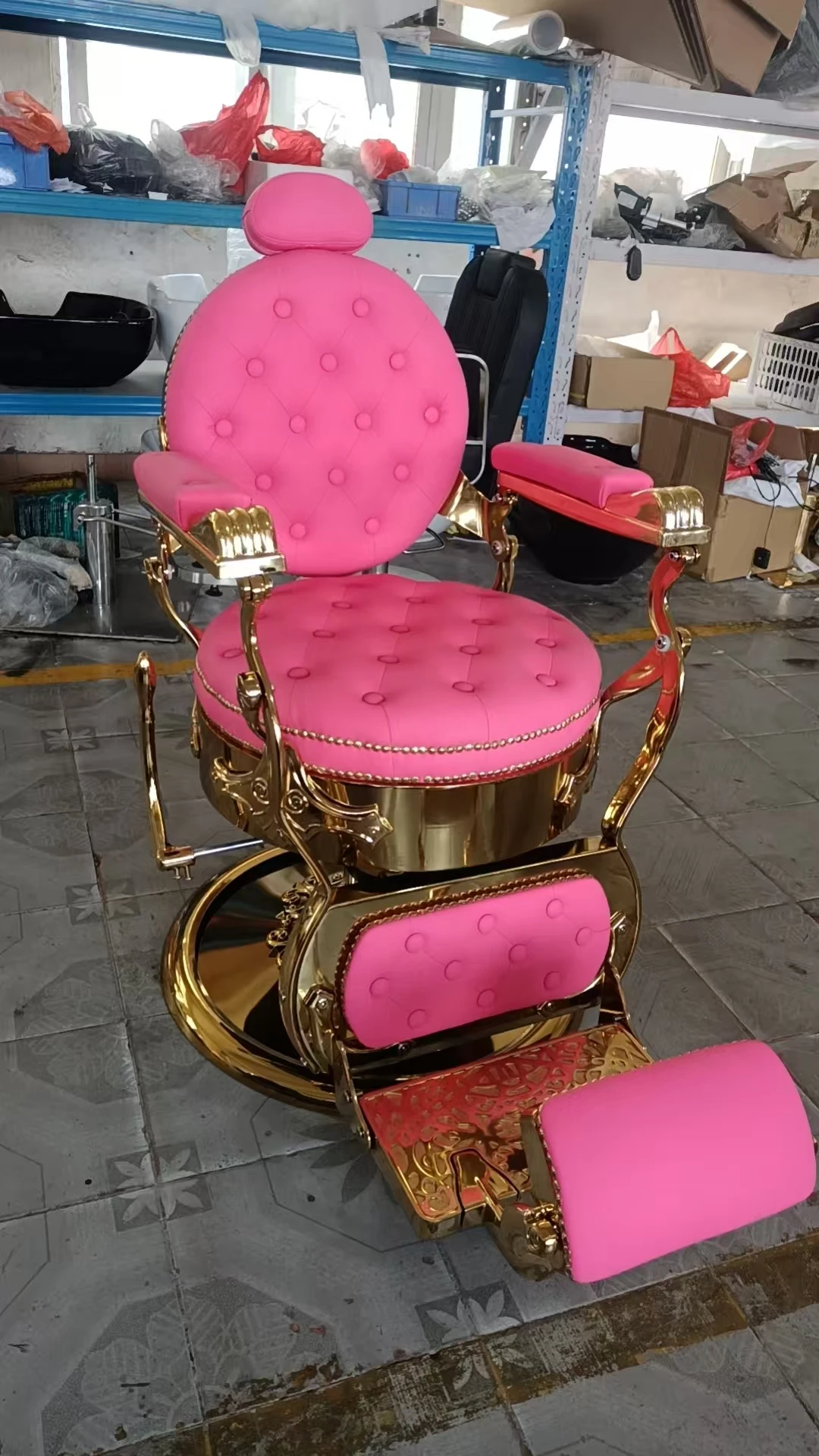 Mobile Salon Woman Vintage Supplies pink Hairdressing Barber Chair