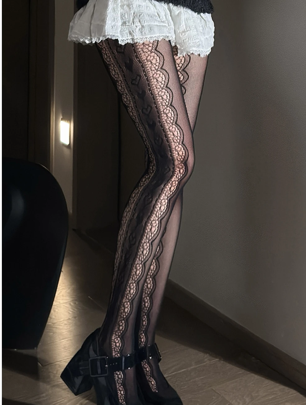 Retro ด้านข้างลูกไม้ Jacquard ผู้หญิง Pantyhose Hollowed-Out Love Heart รูปแบบบางยืดหยุ่นสูง Hottie เซ็กซี่ Tights 2 สี