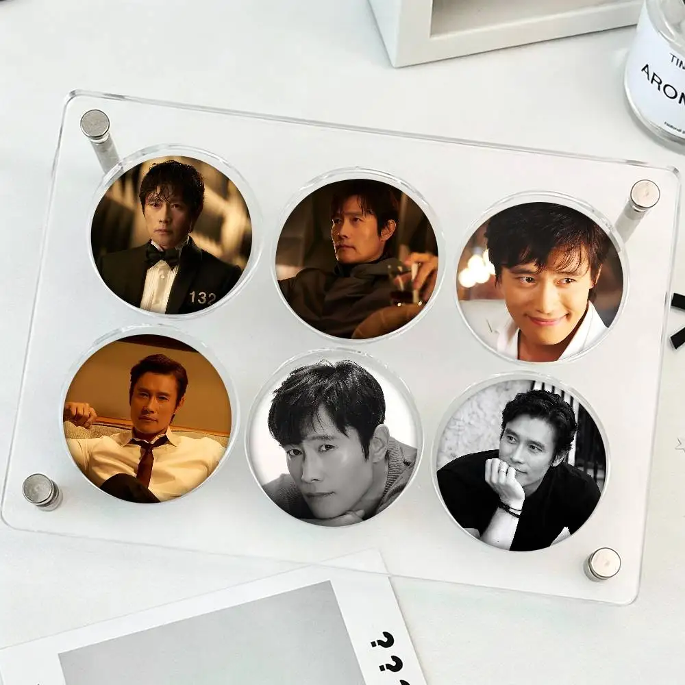 Actor Lee Byung Hun Round Badge Creative Brooch Clothing Backpack Accessories Lapel Pin