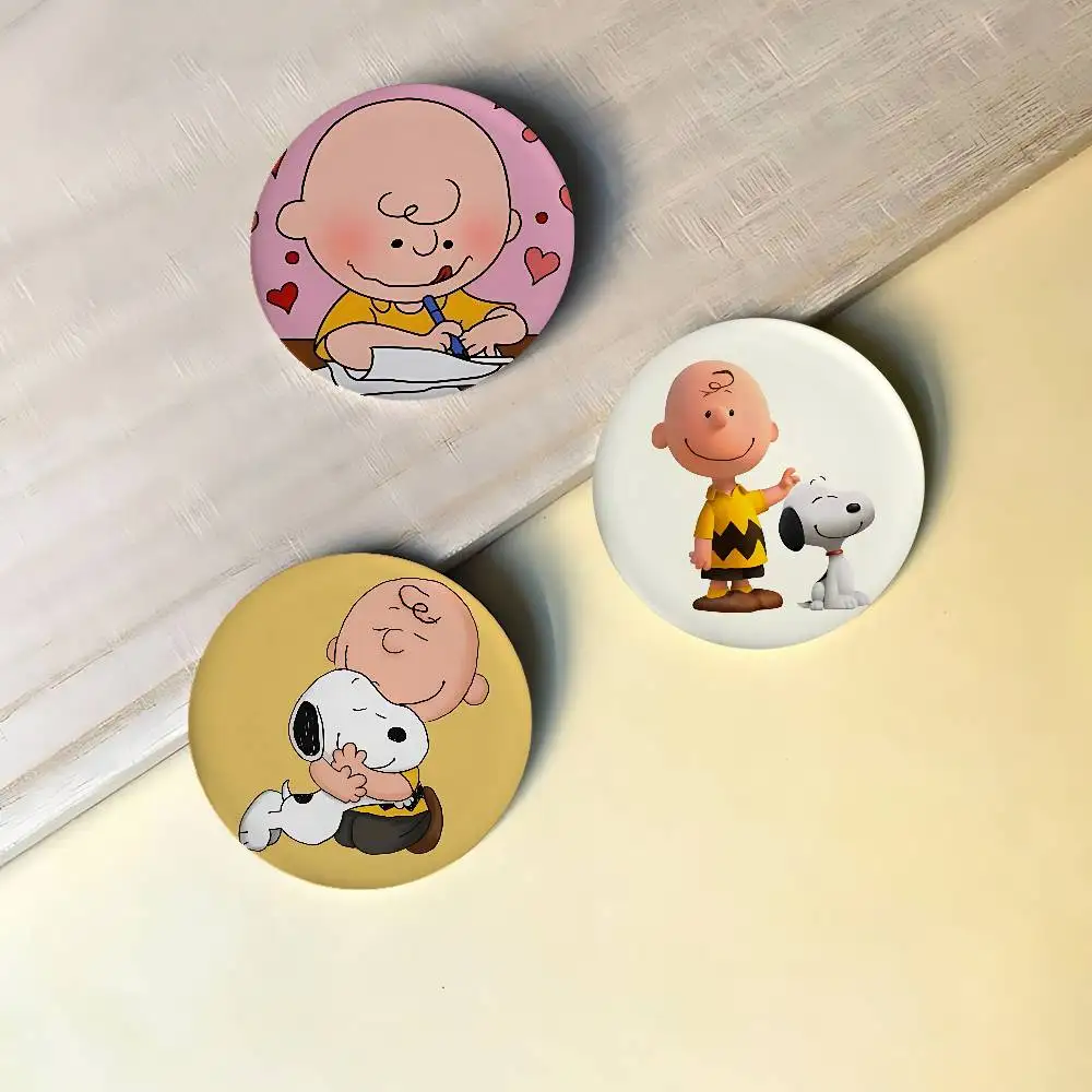 Cute C-charlie B-brownS Badges Peripheral Lapel Pins Tinplate Round Brooch For Shoulder Bag Accessories Souvenir Gifts