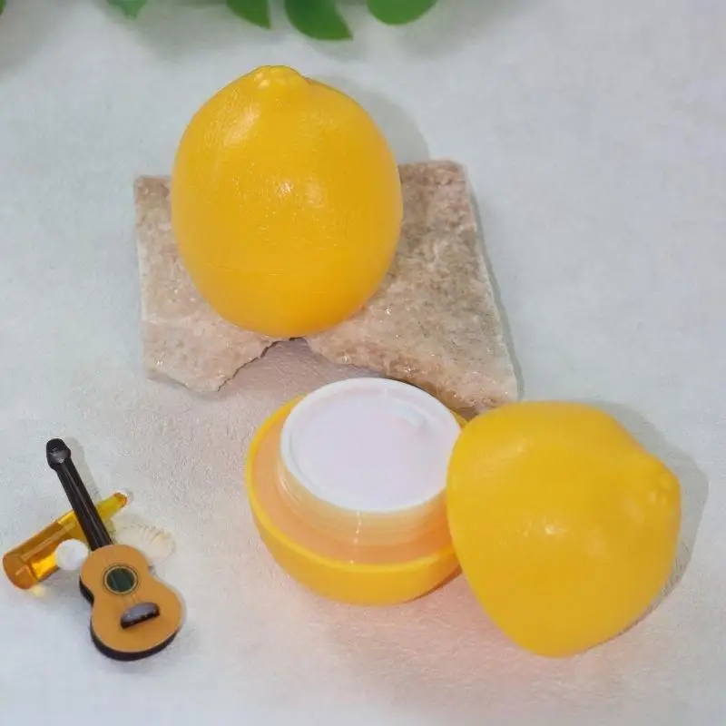 1 Stück Fruchtserie-Packung Kirsch-, Pfirsich- und Blaubeerform Kunststoff-Kosmetikbehälter Kleiner Lippenbalsam-Behälter Probenfläschchen Cremetiegel – Detail 11