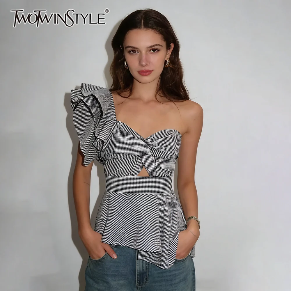 

TWOTWINSTYLE Шикарные топы-жилетки в стиле гингем с пеплумом для женщин, дизайн с одним открытым плечом и рюшами для романтических свиданий