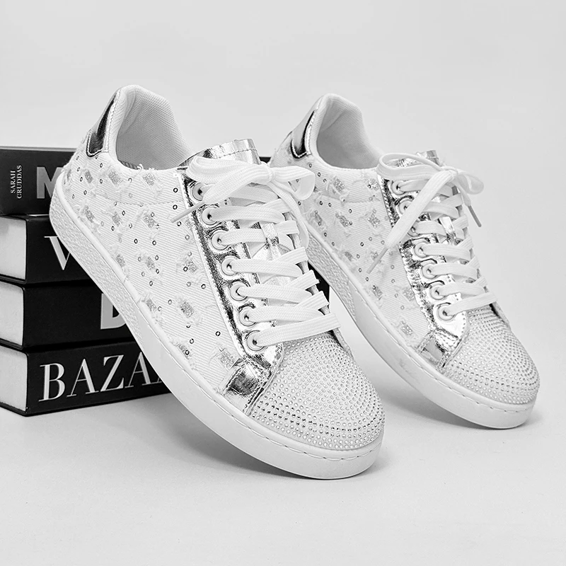 حذاء رياضي أبيض ML، شاب محفور، حذاء رياضي بنعل ناعم وجيد التهوية