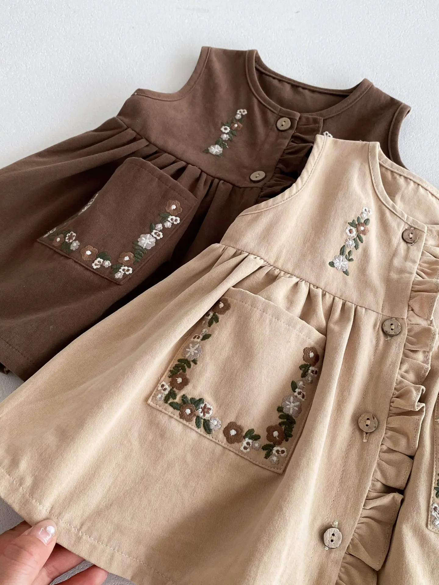 Ensemble de Vêtements d'Automne pour Bébé Fille, Tenue à la Mode, 2 Pièces, Jupe + Blouse Trempée, Broderie de Fleurs Précieuses, 2024