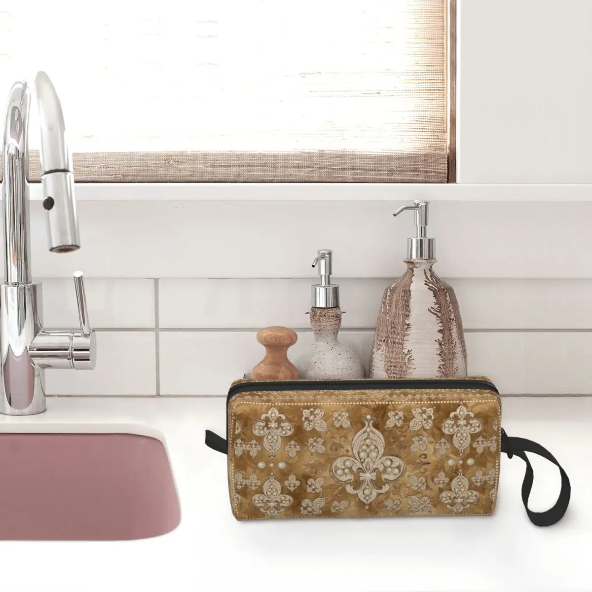 Fleur-de-lis Luxury Pearl And Gold Makeup Bag Cosmetic Organizer Storage Dopp Kit for Women Beauty Travel Pencil Case